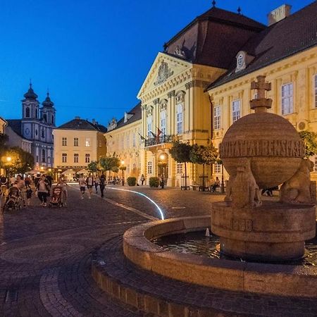 Patrik Apartman Szekesfehervar Exterior foto
