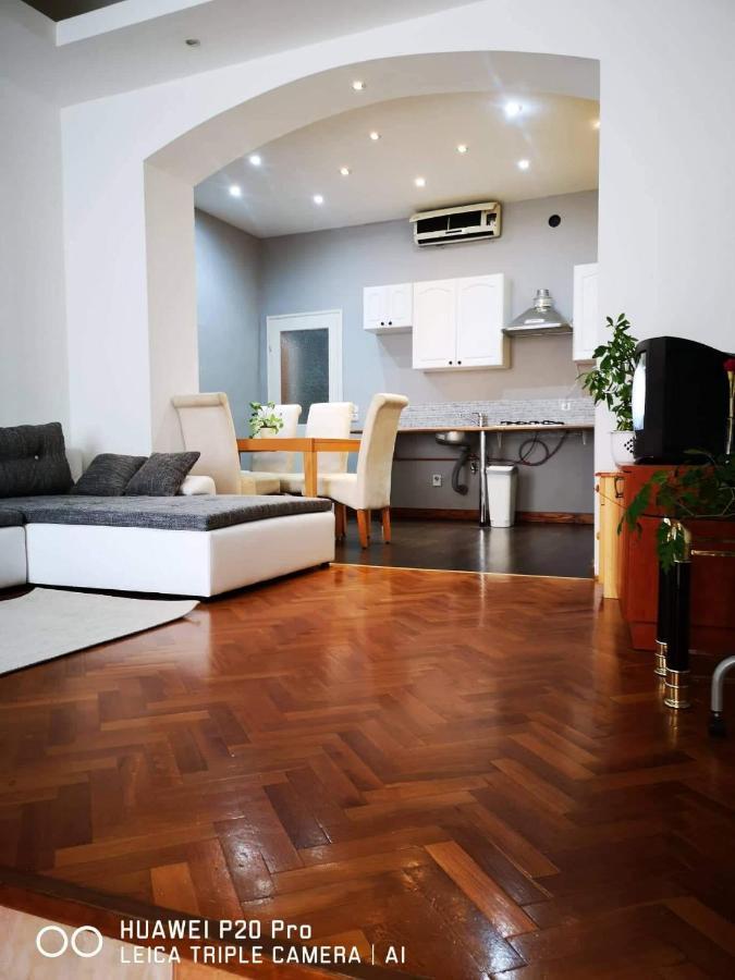 Patrik Apartman Szekesfehervar Exterior foto
